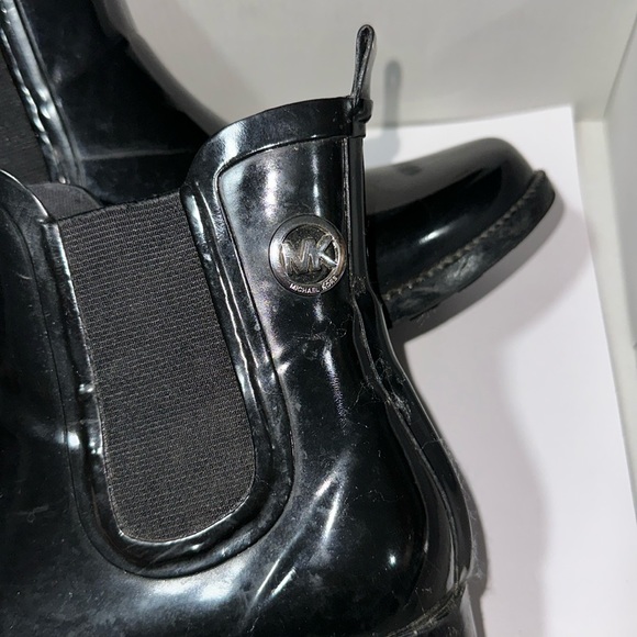 🔥🔥🔥Michael Kors Black Short Rubber Rainboots - Picture 4 of 8